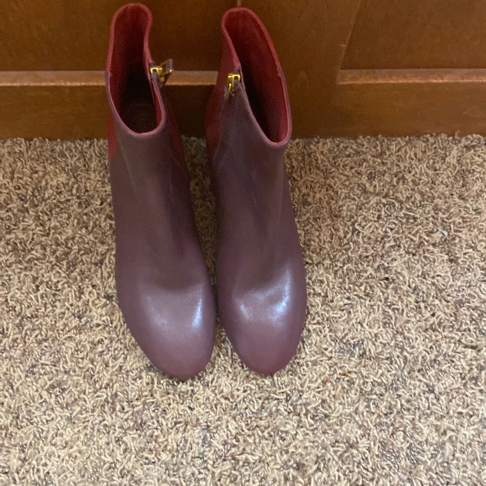 Brand new never worn Tory Burch brooke leather booties (style number 46063)..